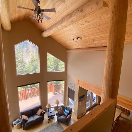 Morrisey Chalet At Sun Peaks Buitenkant foto
