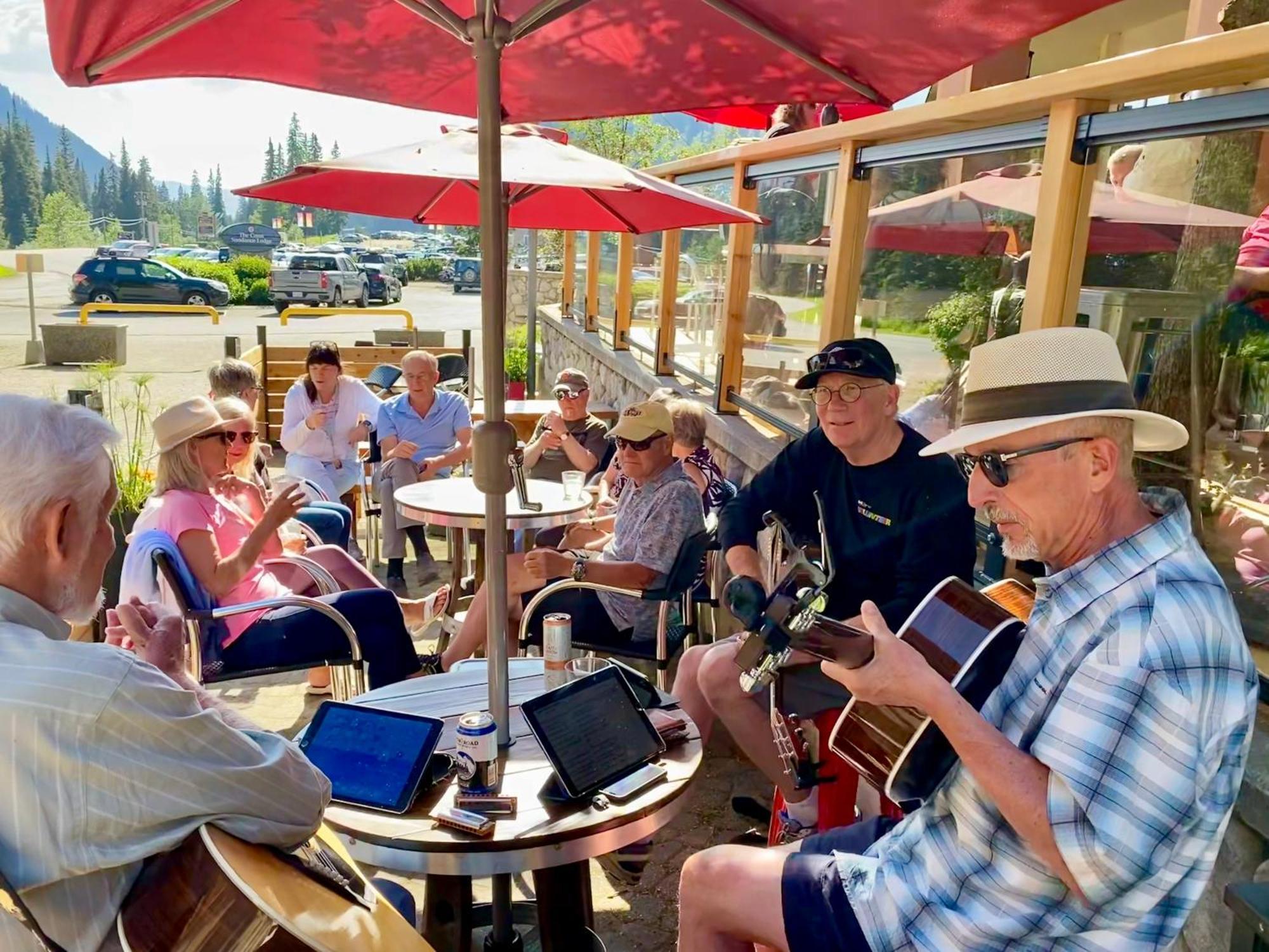 Morrisey Chalet At Sun Peaks Buitenkant foto