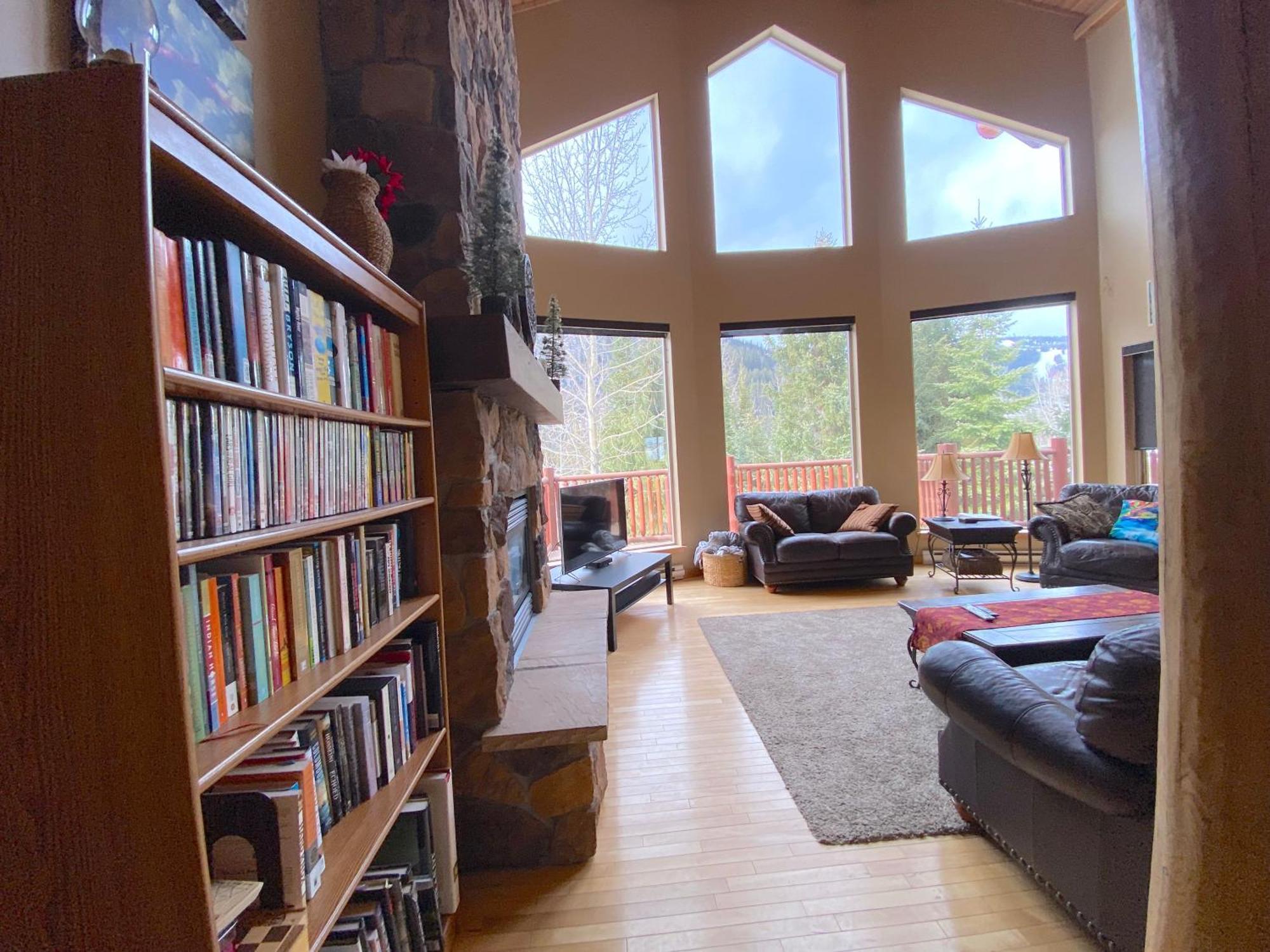 Morrisey Chalet At Sun Peaks Buitenkant foto
