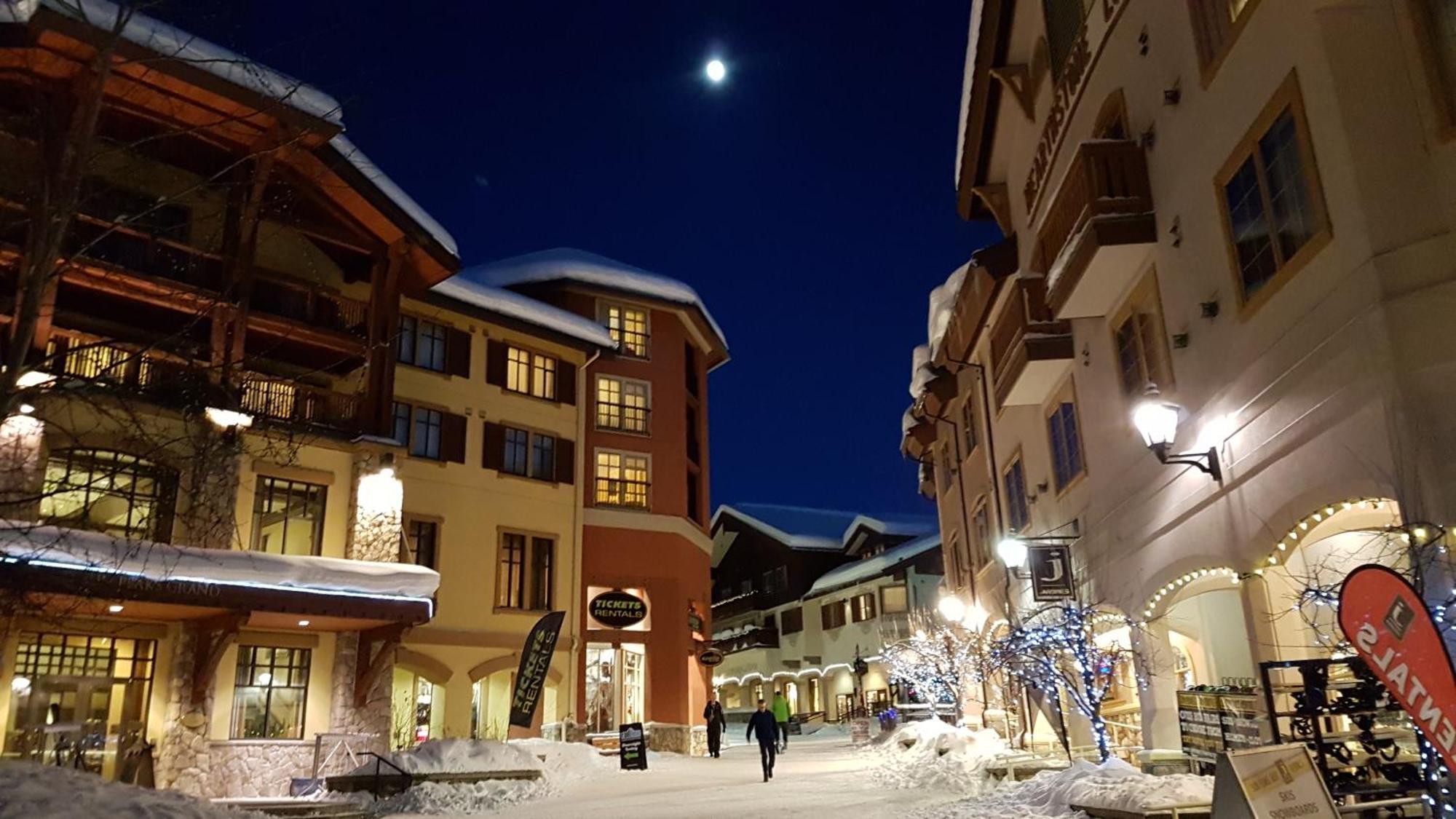 Morrisey Chalet At Sun Peaks Buitenkant foto