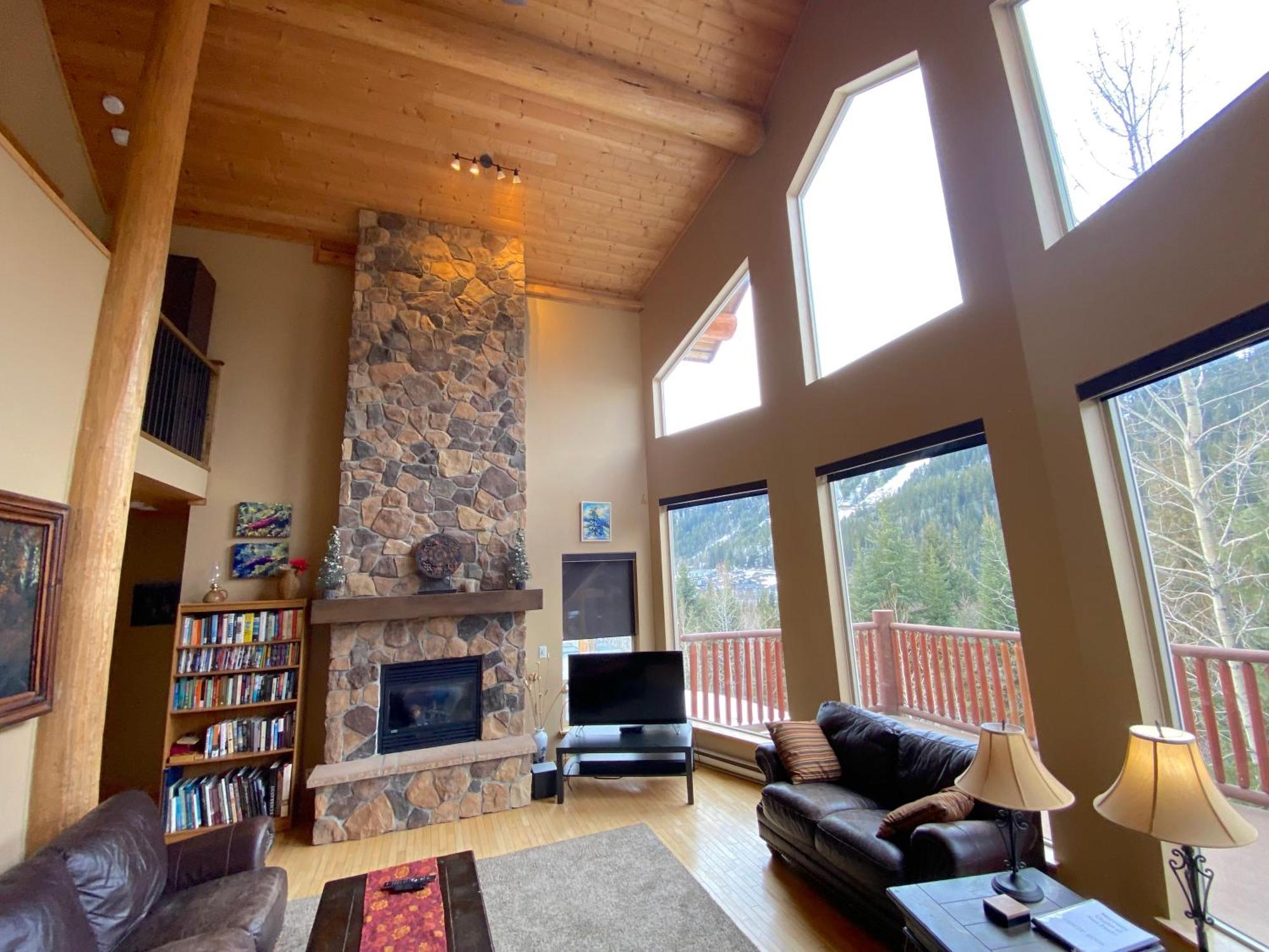 Morrisey Chalet At Sun Peaks Buitenkant foto