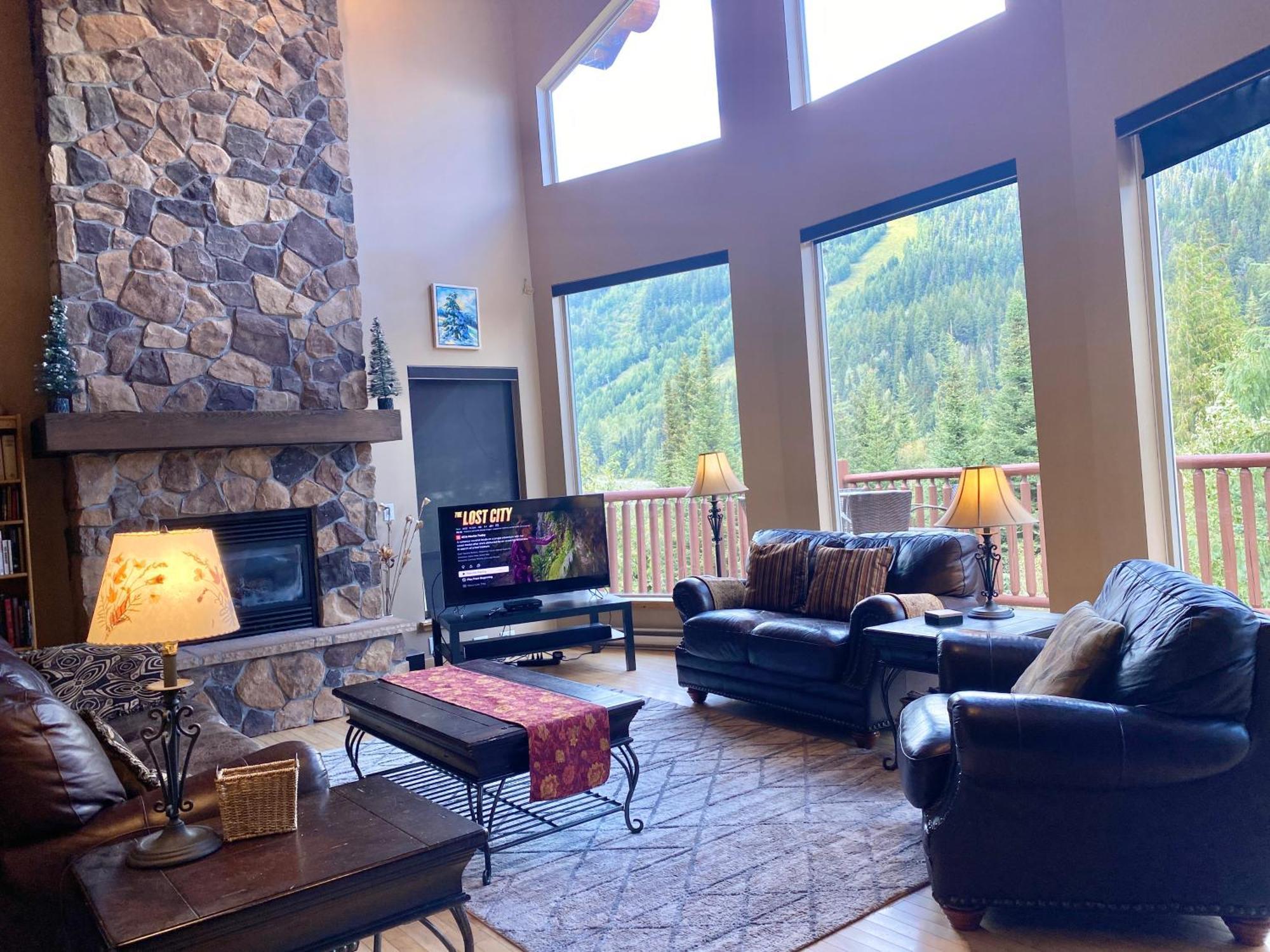 Morrisey Chalet At Sun Peaks Buitenkant foto