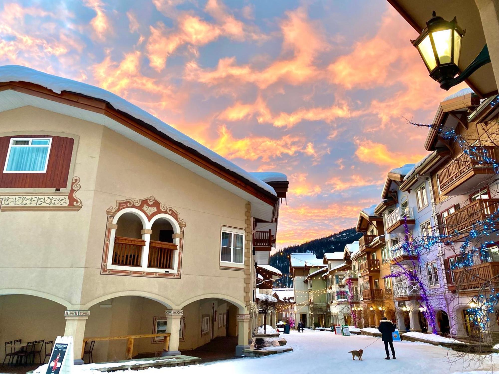 Morrisey Chalet At Sun Peaks Buitenkant foto