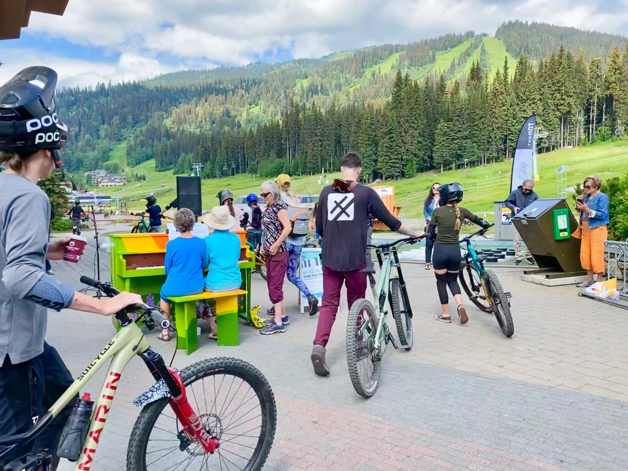 Morrisey Chalet At Sun Peaks Buitenkant foto